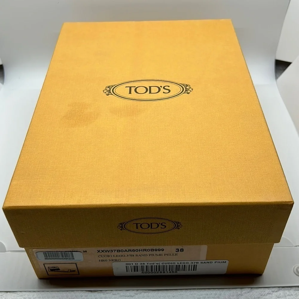 Tod’s Sand Pium sandal. New. 38